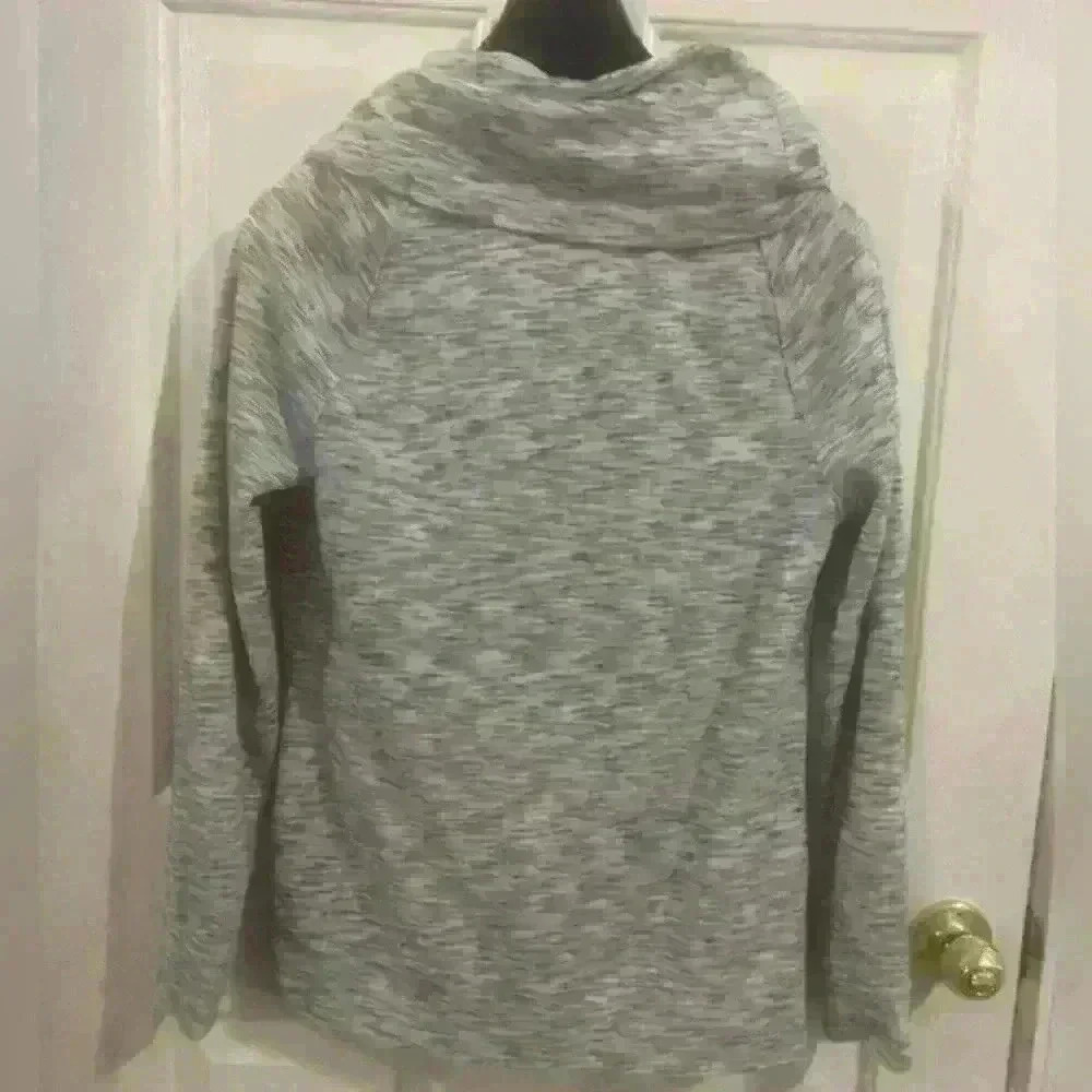Field & Stream Women’s Small Gray Cowl Neck Sweater - Picture 2 of 6